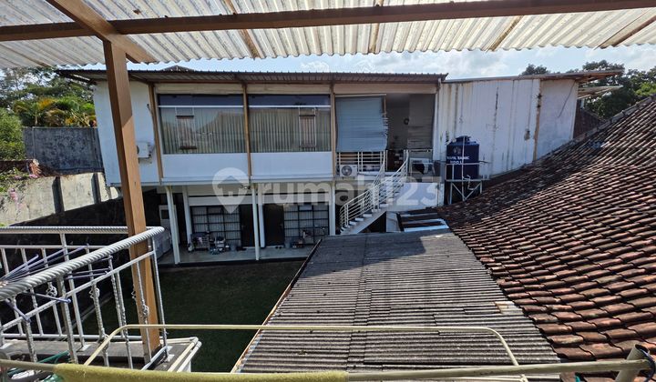 Rumah Klasik Asri Terawat Di Sayap Riau