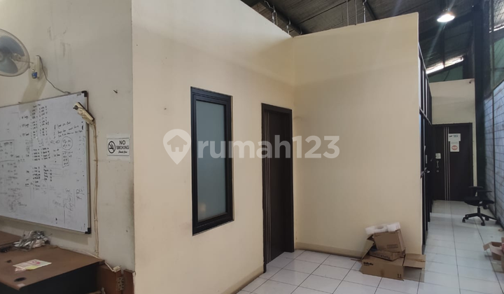 Murah* *harga Dibawah Njop**gudang Dengan Tanah Yang Luas Di* *mainroad Soekarno Hatta**posisi Strategis 5 Menit Tol Pasirkoja*