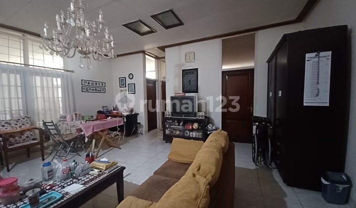 RUMAH DI LINGKUNGAN ASRI STRATEGIS DI SARIJADI BARU