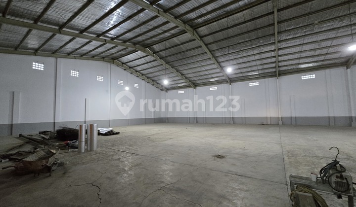 READY-TO-USE INDEPENDENT WAREHOUSE, Holis Wing, near Pasir Koja toll road