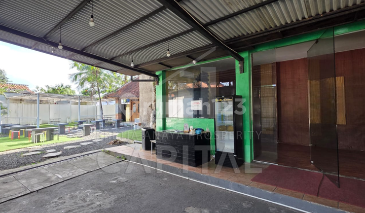 Ruang Usaha dengan Parkir Luas dan Strategis di Pasteur