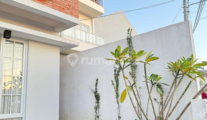 Rumah Asri & Nyaman Full Furnished & Elektronik Di Sariwangi Bandung