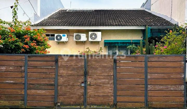 Rumah Vibes Villa Singel House Cocok untuk Hunian Mewah di Cirendeu Ciputat Timur Tangeran Selatan Rumah Vibes Villa Singel House Cocok untuk Hunian Mewah di Cirendeu Ciputat Timur Tangeran Selatan