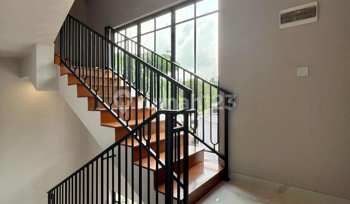 Townhouse American Classic Design Premium Private Lift,s.pool & Rooftop Di Veteran Area Jakarta Selatan 2