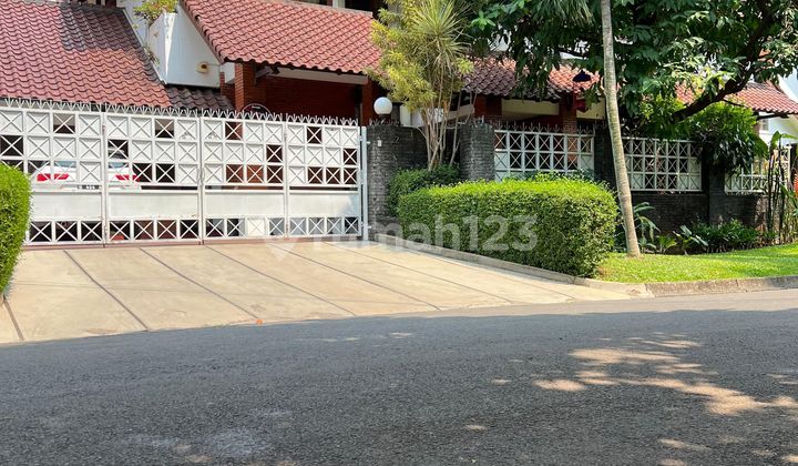 RUMAH MEWAH SIAP HUNI LINGKUNGAN ASRI DAN PREMIUM DI PONDOK INDAH JAKARTA SELATAN