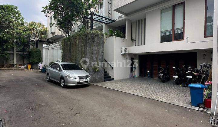 LUXURIOUS MINIMALIST HOUSE DALAM TOWNHOUSE DI CILANDAK JAKARTA SELATAN 1