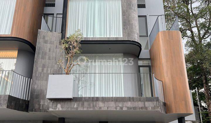 RUMAH BARU DESAIN MEWAH BANGUNAN 3,5 LANTAI LOKASI STRATEGIS DEKAT KE SCBD DI KEMANG JAKARTA SELATAN 1