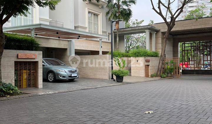 LUXURY TOWNHOUSE BRAND NEW 3 LANTAI PRIVATE LIFT CILANDAK LEBAK BULUS JAKARTA SELATAN
