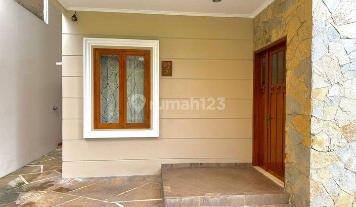 Rumah Cantik Siap Huni Desain Klasik Eropa Dalam Komplek Besar Di Cirendeu  Ciputat Yikur Tangeran Selatan 2