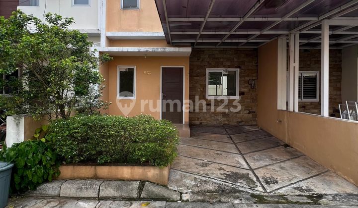 House in a Townhouse in Rempoa Bintaro, South Tangerang