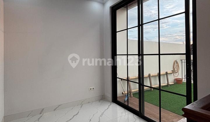 Brand New Exclusive Townhouse Di Andara Cilandak Jakarta Selatan 2