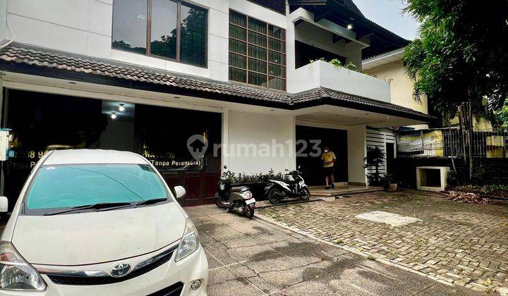 Rumah Mewah Pinggir Jalan Dekat Dengan Mall Gandaria City Dan Senayan Di Gandaria Jakarta Selatan 2