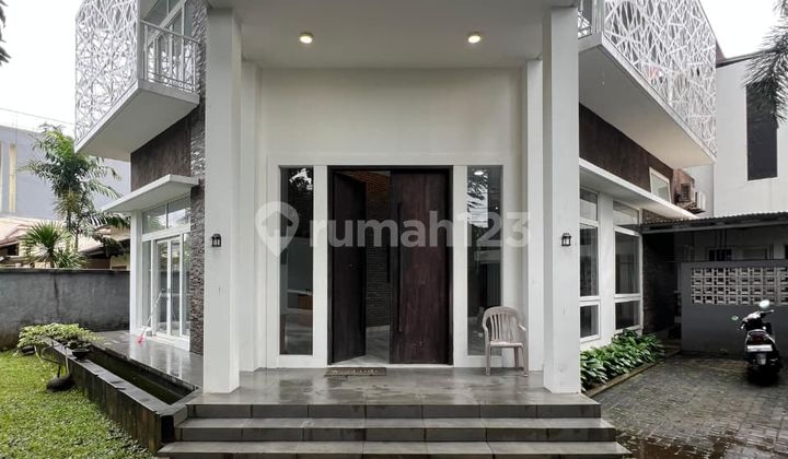 Rumah Modern Siap Huni Dalam Komplek di Jakarta Pusat
