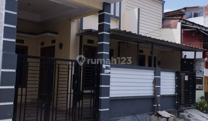 DI SEWAKAN RUMAH PORIS INDAH LUAS 6 X 12 KAMAR TIDUR 2 KAMAR MANDI 1 HADEP SELATAN 1