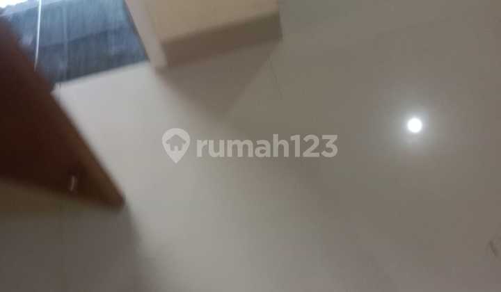 di Sewakan Rumah di Simprug Poris Kamar Tidur 3 Siap Huni Lokasi Strategis 4