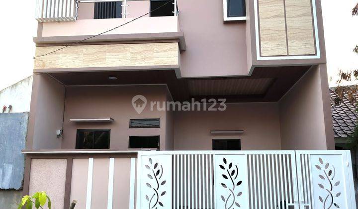 Di  Rumah Simprug Poris Bangunan 2 Lantai Kamar Tidur 3 Luas Tanah 7 X 10m2 1