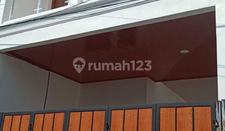 DI JUAL RUMAH  BARU DI CIPONDOH MAKMUR BANGUNAN 2 LANTAI , KAMAR TIDUR 2 SIAP HUNI 1