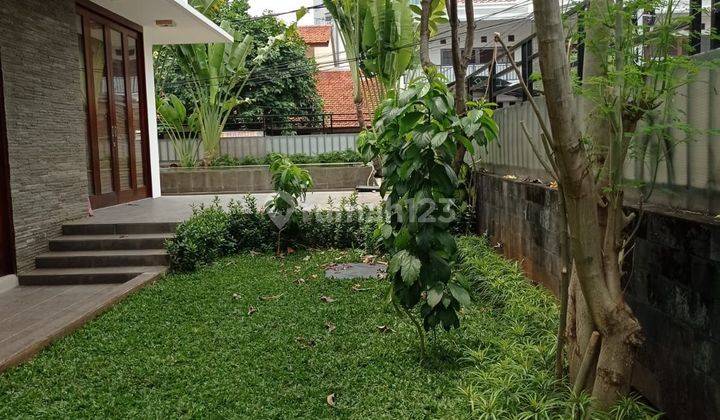 Dijual rumah dengan kolam renang di Cilandak Jakarta Selatan 2