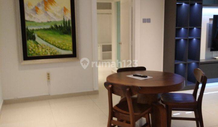 ruang tamu unit 2 br lantai tinggi