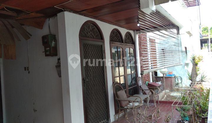 Old house for sale near Rawamangun terminal, East Jakarta