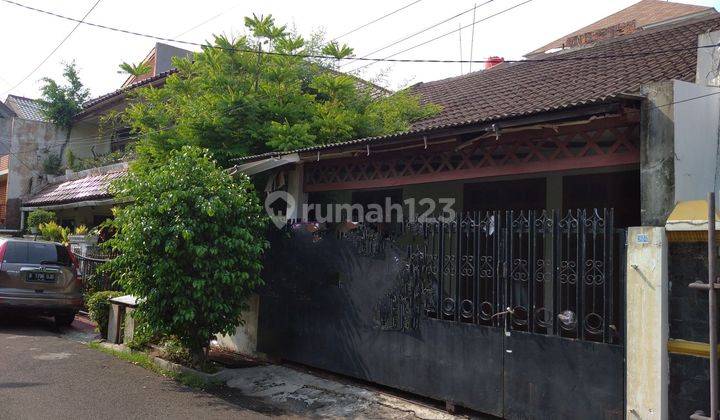 Dijual rumah tua dekat terminal Rawamangun Jakarta Timur  1