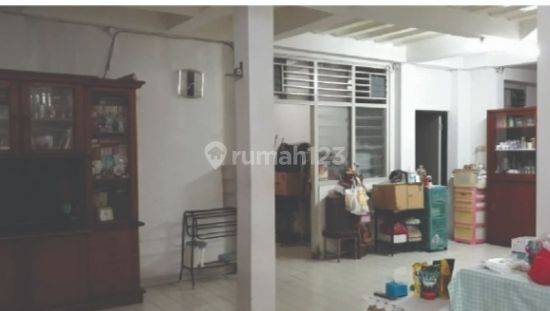 Rumah tua dekat kampus UNJ di Rawamangun Jakarta Timur  1