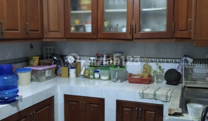 Murah ! Rumah Tua Dekat Pasar Ampera Kampung Ambon 2