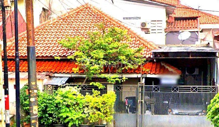 Dijual rumah tua dengan pavilion di Rawasari Jakarta pusat  1