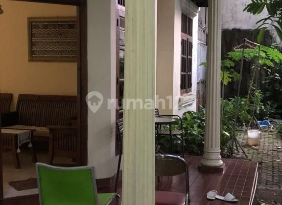 9-bedroom house near Rawamangun terminal, East Jakarta