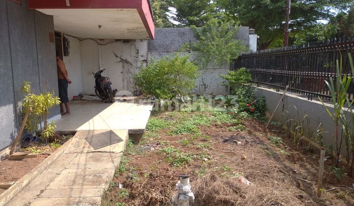 Cheap sale!! Old house near LRT station in Kayu Putih 2