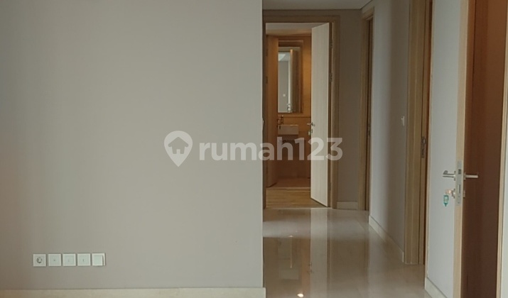 Turun Harga! Unit 3 Bedroom Unfurnished Apartemen Holland Village