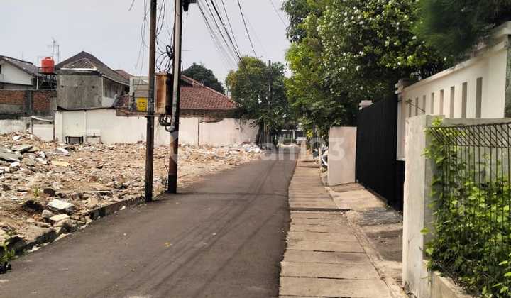 FOR SALE OLD HOUSE LAND INCLUDED IN RAWAMANGUN EAST JAKARTA 2