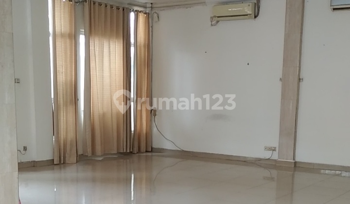 Rumah Kost 20 Kamar dengan 5 Pintu Kontrakan di Jatinegara Rumah Kost 20 Kamar dengan 5 Pintu Kontrakan di Jatinegara