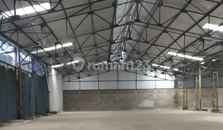 Murah !!! Gudang dengan Kantor Dekat Pintu Tol Cakung Barat