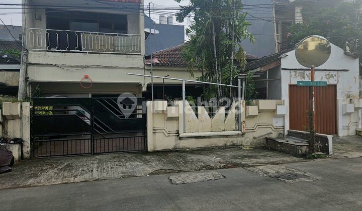 Rumah 7 Kamar Cocok Untuk Kantor Di Kampung Ambon