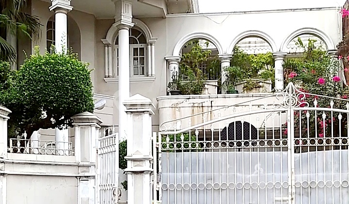 Rumah Mewah 4 Kamar dengan Kolam di Cempaka Putih Rumah Mewah 4 Kamar dengan Kolam di Cempaka Putih
