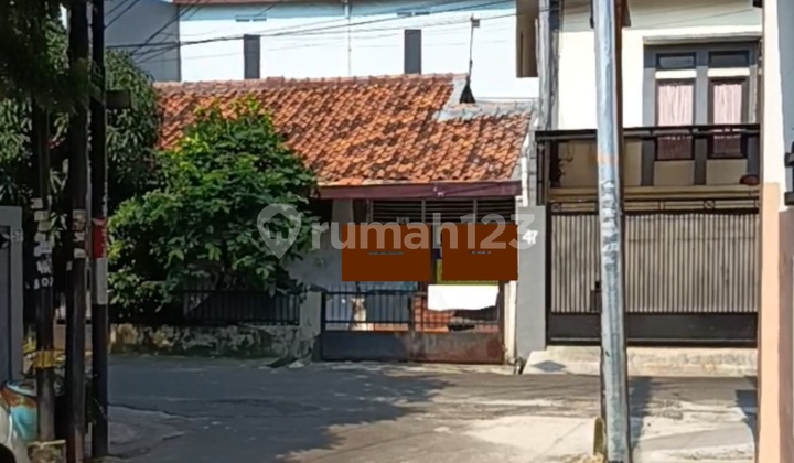 For Sale Cheap! 1½ Story Old House in Rawamangun