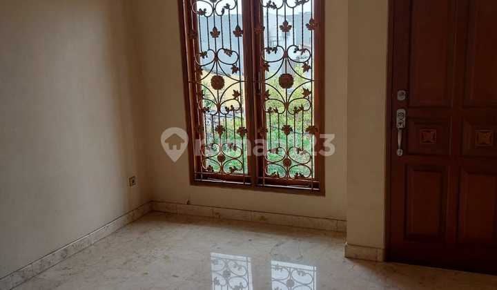 Luxury House with 4 Bedrooms and 2 Car Garage in Pulomas