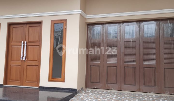 Rumah Brand New 5 Kamar Dekat Mal Bassura Cipinang Rumah Brand New 5 Kamar Dekat Mal Bassura Cipinang