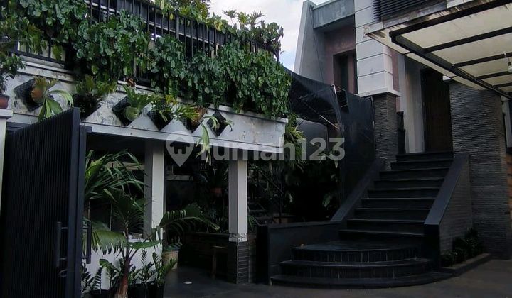 2-Story House with 4 Bedrooms in Cipinang 2