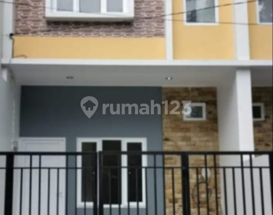 O1 Price Drop, 4-Bedroom House In Front Of The Park In Kelapa Gading