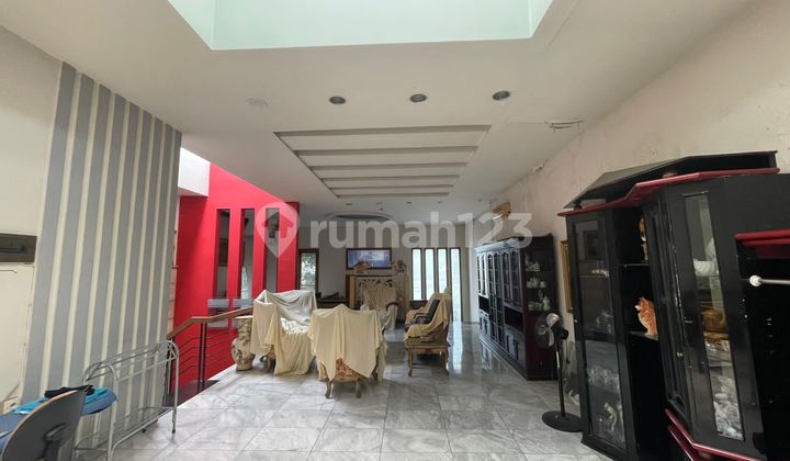 Rumah 2 Lantai Dengan 4 Kamar Tidur Di Cawang 