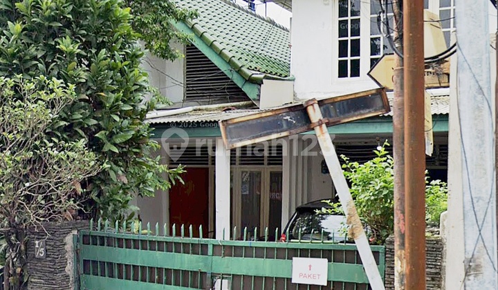 Murah! Rumah Tua Hitung Tanah di Slipi Jakarta Barat