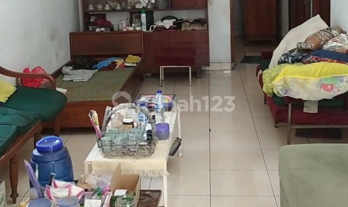 Cheap!!! Old House Near Velodrome in Pulo Asem Cheap!!! Old House Near Velodrome in Pulo Asem