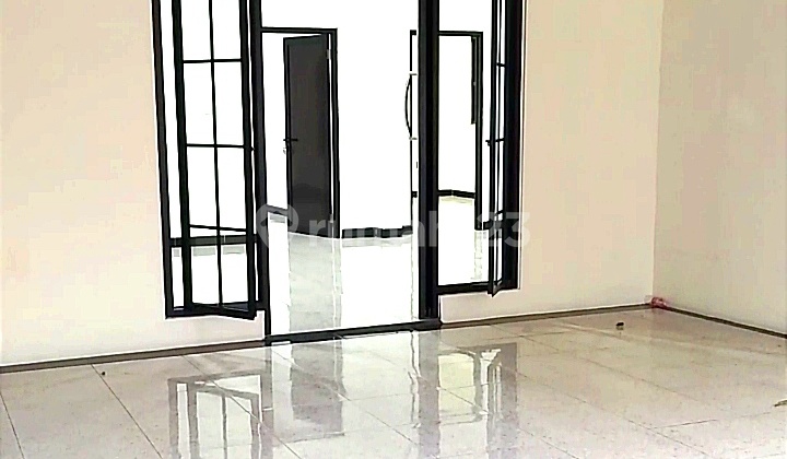 House Suitable for Residence or Business in Cawang