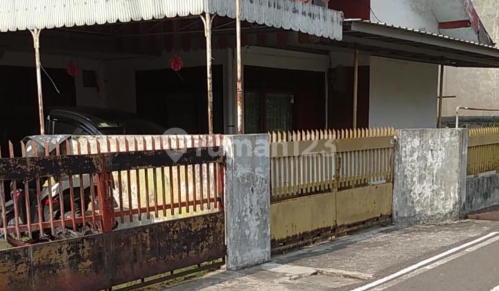 Murah ! Rumah Tua Dekat Pasar Ampera Kampung Ambon Murah ! Rumah Tua Dekat Pasar Ampera Kampung Ambon