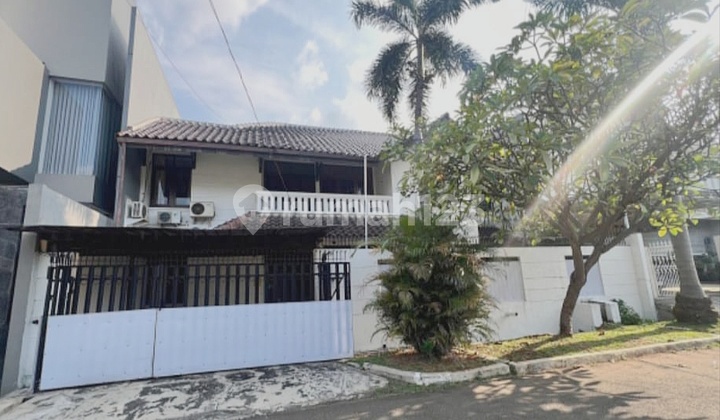 2-Story House with 5 Bedrooms in Pulomas 2-Story House with 5 Bedrooms in Pulomas