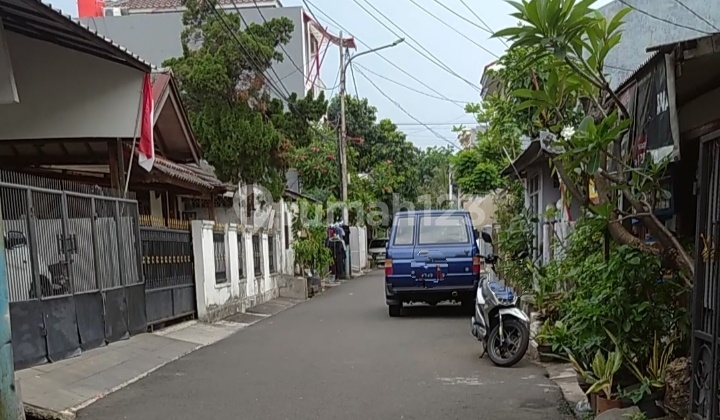 Rumah 1.5 Lantai Tidak Banjir Di Kayu Putih 2