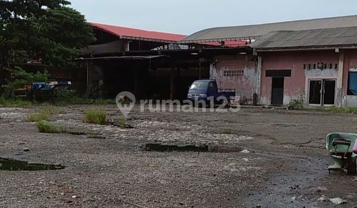 Gudang Kecil Hitung Tanah di Koja Jakarta Utara Gudang Kecil Hitung Tanah di Koja Jakarta Utara