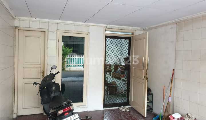 House near Tip Top, No Flooding in Rawamangun 2